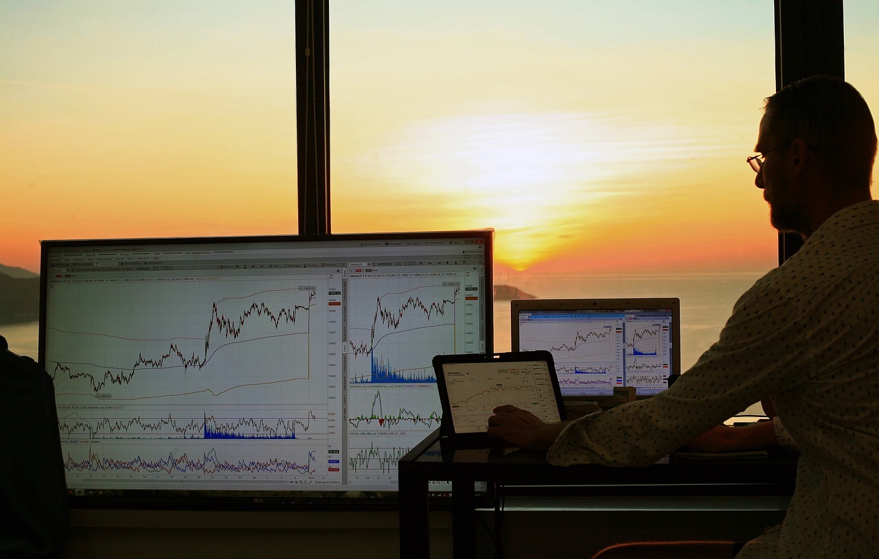 Navigating the Complexities of Employee Stock Options: A Guide for Employers and Employees in 2025